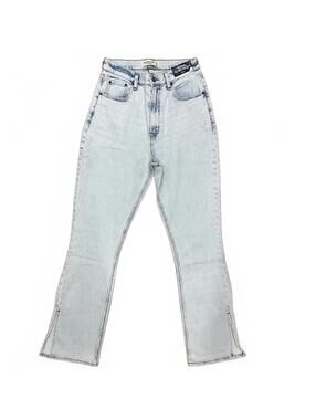 Abercrombie & Fitch Light Wash Curve Love Straight Leg Jeans NWT US 27